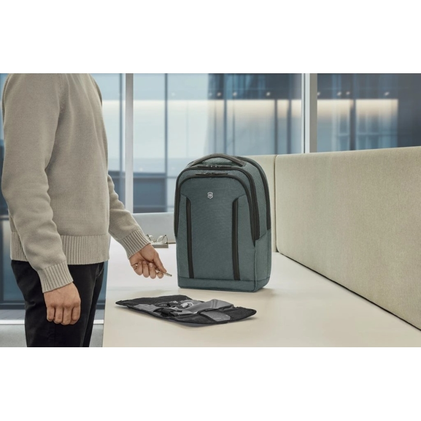Victorinox - Rygsæk til laptop 15" Altmont Professional Deluxe Travel 25 l grøn