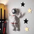 Vægdekoration 47x35 cm astronaut sølvfarvet
