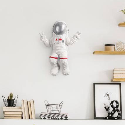 Vægdekoration 47x35 cm astronaut sølvfarvet