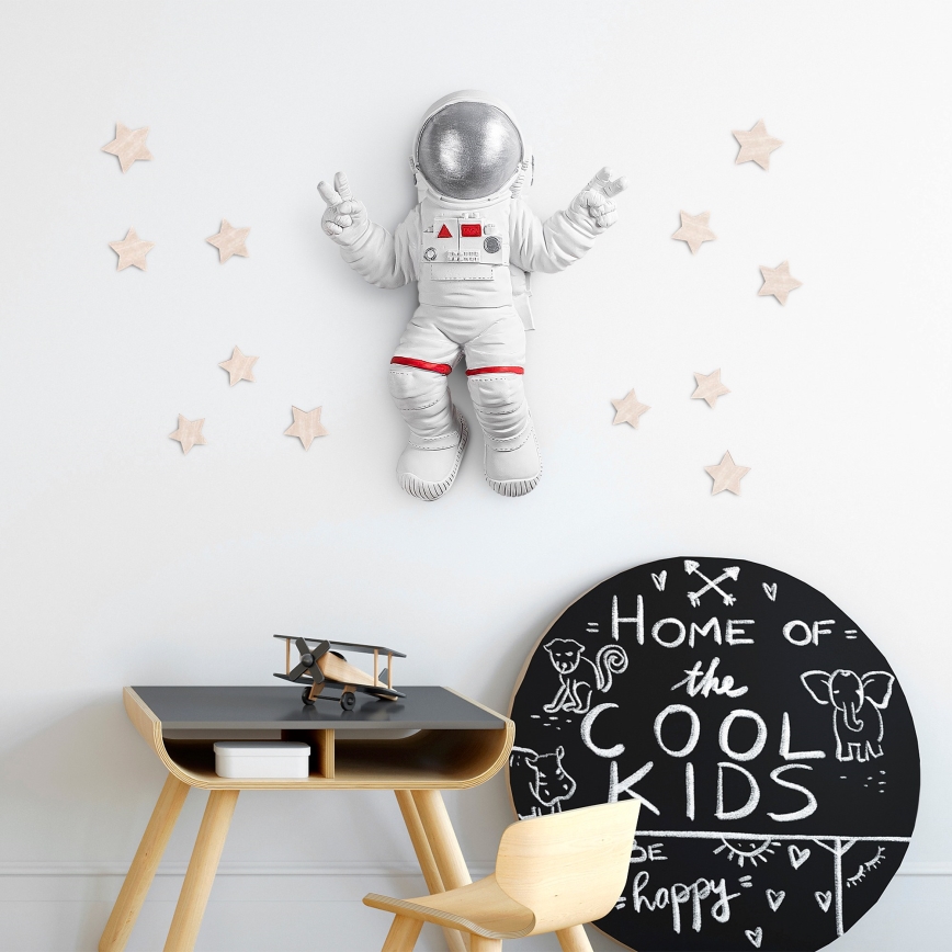Vægdekoration 47x35 cm astronaut sølvfarvet