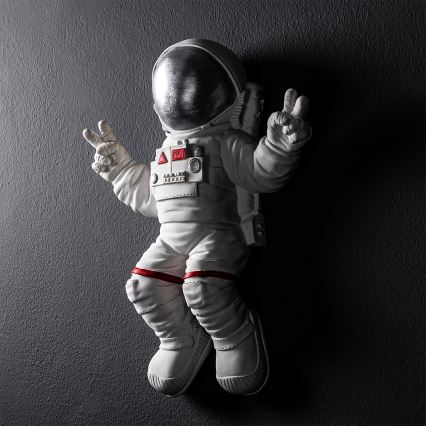 Vægdekoration 47x35 cm astronaut sølvfarvet