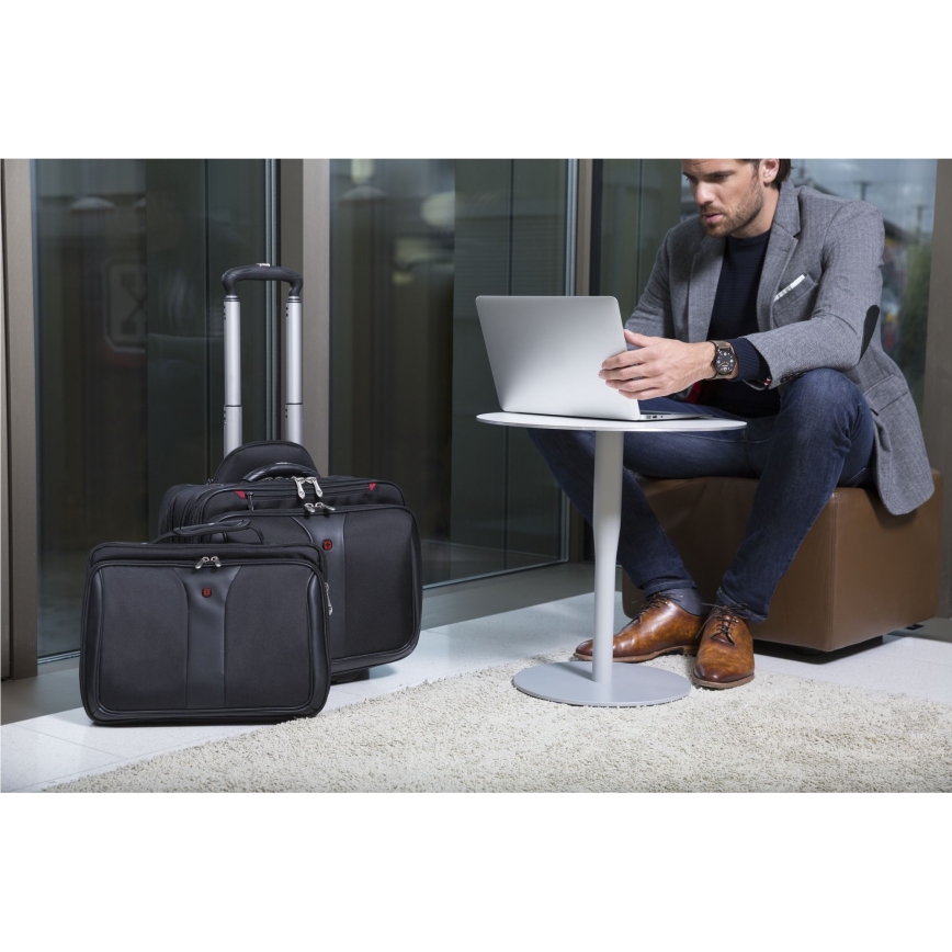 Wenger - Travel suitcase on hjul 25 l 17" + Laptoptaske 15,6" Patriot sort