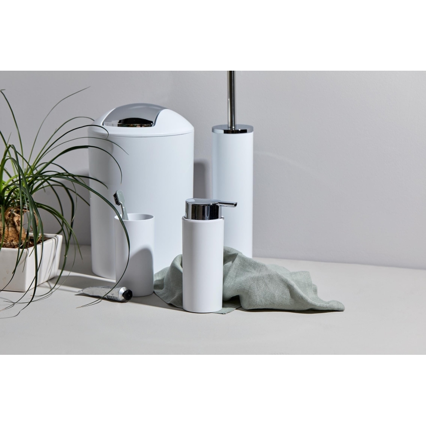 WENKO 24077800 - Sæt CALVO 6,5x13 cm hvid/blank krom