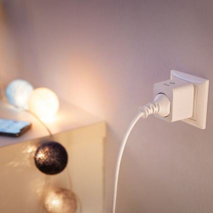 WiZ - Smart socket E 2300W + strømmåler Wi-Fi